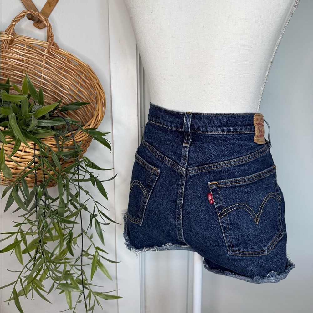 Levi’s High Rise Denim Cutoff Shorts Dark Wash Distressed Raw Hem